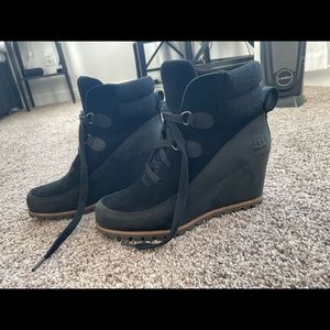 ugg valory ankle boot black